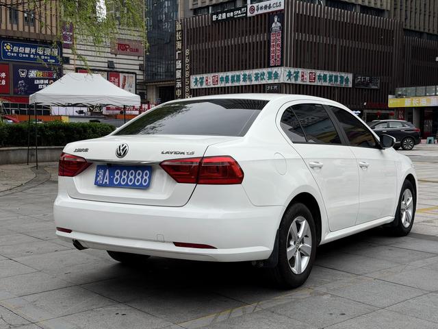 Volkswagen Lavida 2013 модификация Classic 1.6L Manual Fashion edition – фото 6