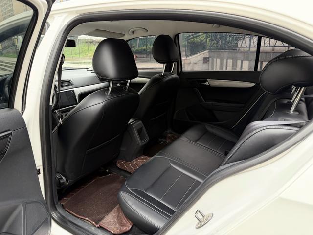 Volkswagen Lavida 2013 модификация Classic 1.6L Manual Fashion edition – фото 9