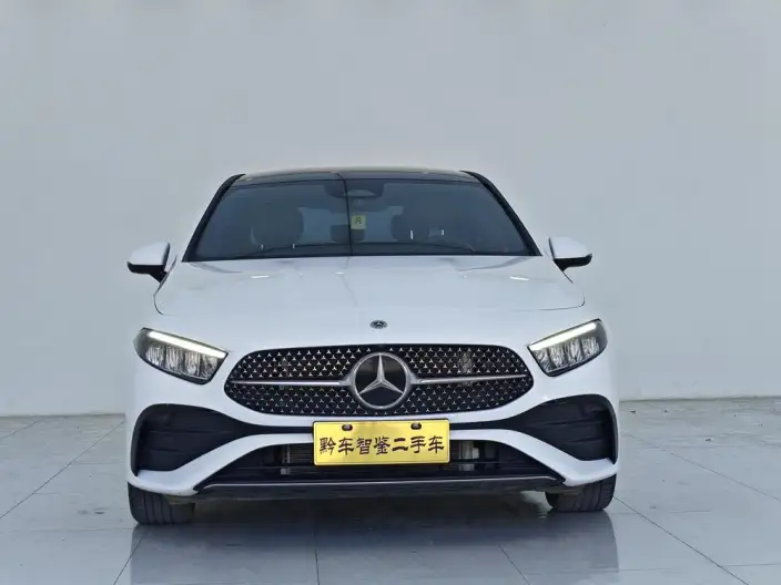 Mercedes-Benz A-class 2023 Model A 200 L Sports sedan Fashion Edition