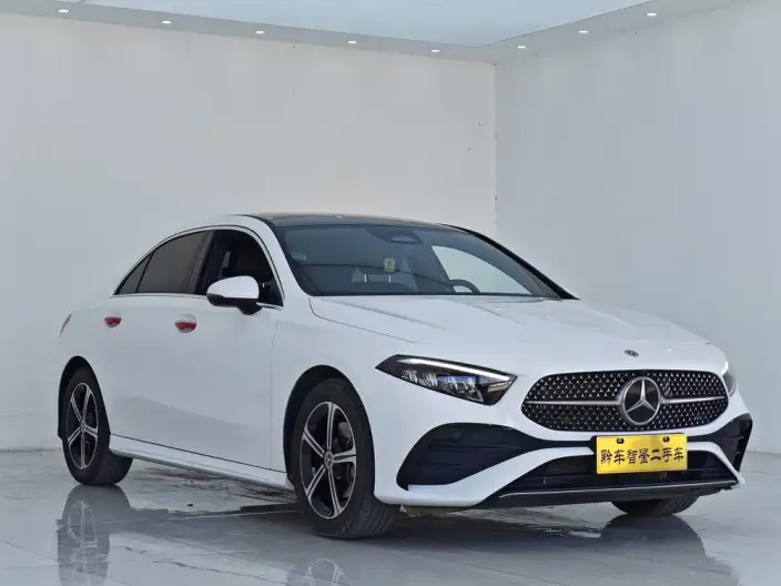 Mercedes-Benz A-class 2023 Model A 200 L Sports sedan Fashion Edition