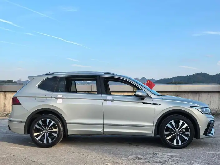 Volkswagen Tiguan L 2022 Model 330TSI Automatic 2WD R-Line Ultimate Edition – фото 6