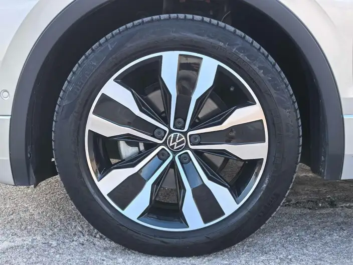 Volkswagen Tiguan L 2022 Model 330TSI Automatic 2WD R-Line Ultimate Edition – фото 8