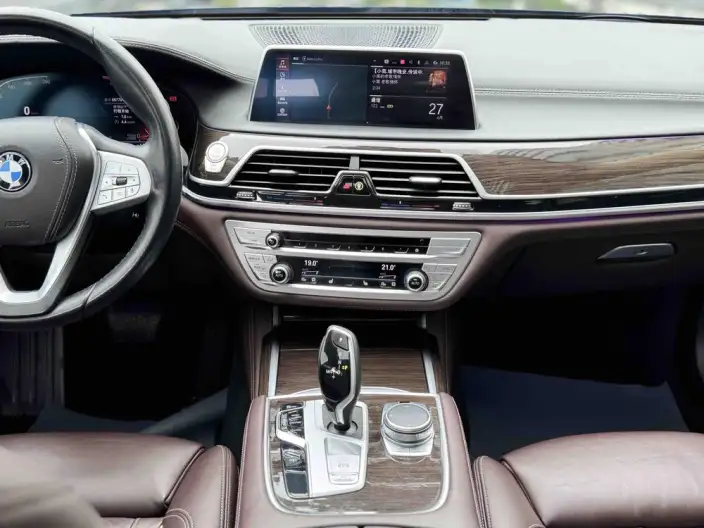 BMW 7 Series 2021 Model 730Li Luxury Set – фото 8