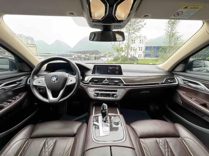 BMW 7 Series 2021 Model 730Li Luxury Set – фото 9