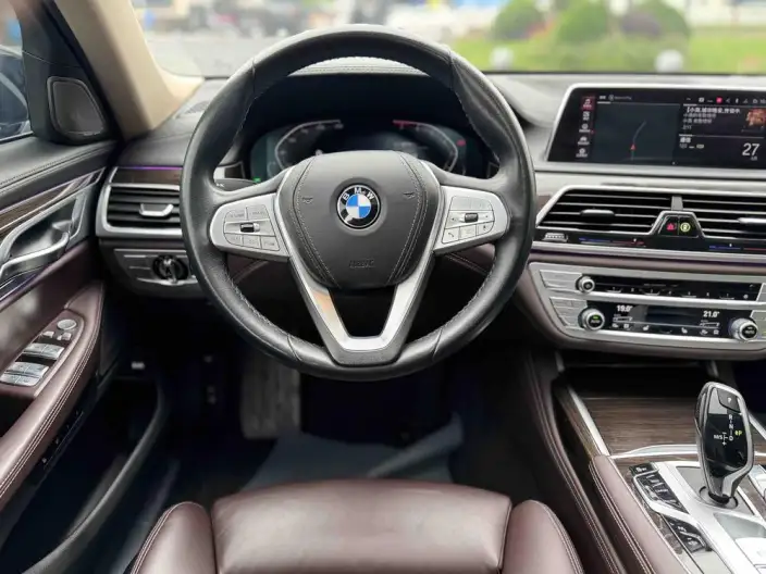 BMW 7 Series 2021 Model 730Li Luxury Set – фото 10