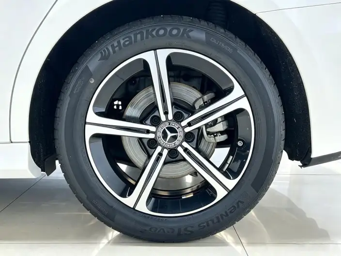 Mercedes-Benz A-class 2024 Model A 200 L Fashion Edition – фото 9