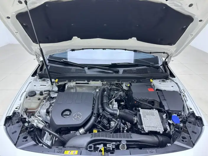 Mercedes-Benz A-class 2024 Model A 200 L Fashion Edition – фото 10