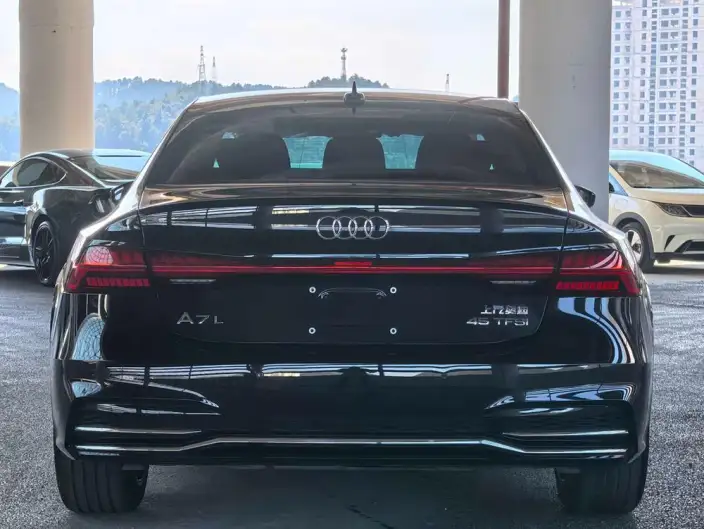 Audi A7 L 2024 Model 45 TFSI Luxury Model – фото 5