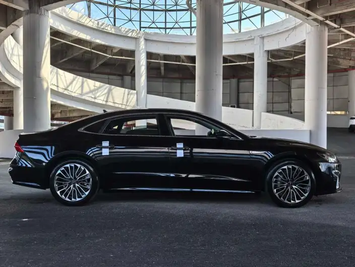 Audi A7 L 2024 Model 45 TFSI Luxury Model – фото 7