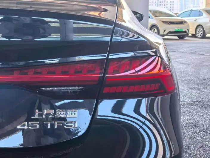 Audi A7 L 2024 Model 45 TFSI Luxury Model – фото 8