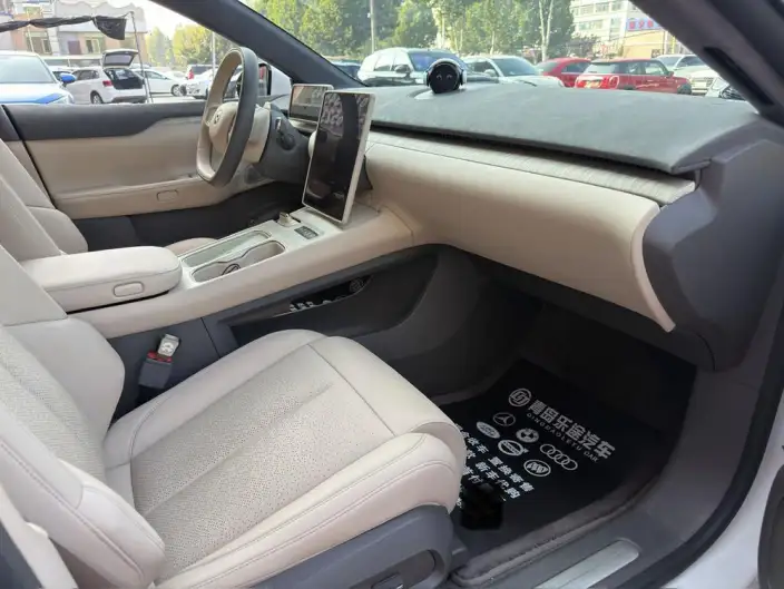 NIO ET7 2024 Model 75kWh Executive Edition – фото 5