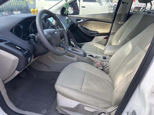 Ford Focus Sedan 2012 1.6L Automatic Comfort – фото 4