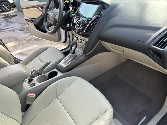 Ford Focus Sedan 2012 1.6L Automatic Comfort – фото 5