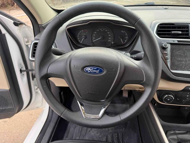 Ford Focus 2015 1.5L Manual Comfort – фото 13
