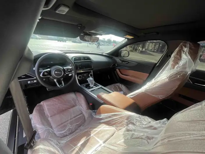 Jaguar XE L 2024 Model 2.0T 250PS R-DYNAMIC S Enterprising Sports Edition – фото 7