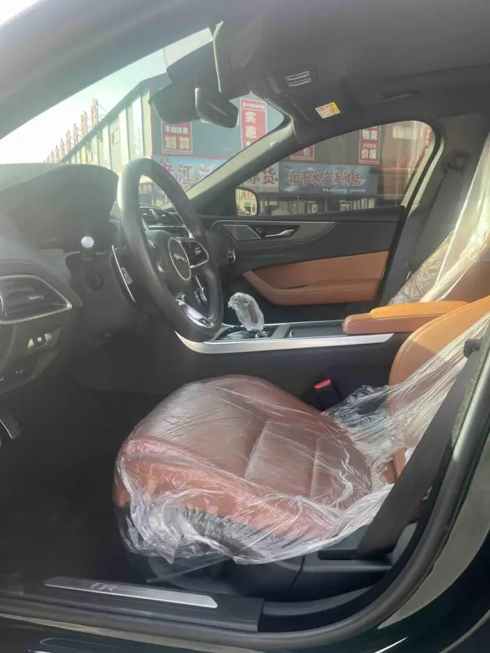Jaguar XE L 2024 Model 2.0T 250PS R-DYNAMIC S Enterprising Sports Edition – фото 8