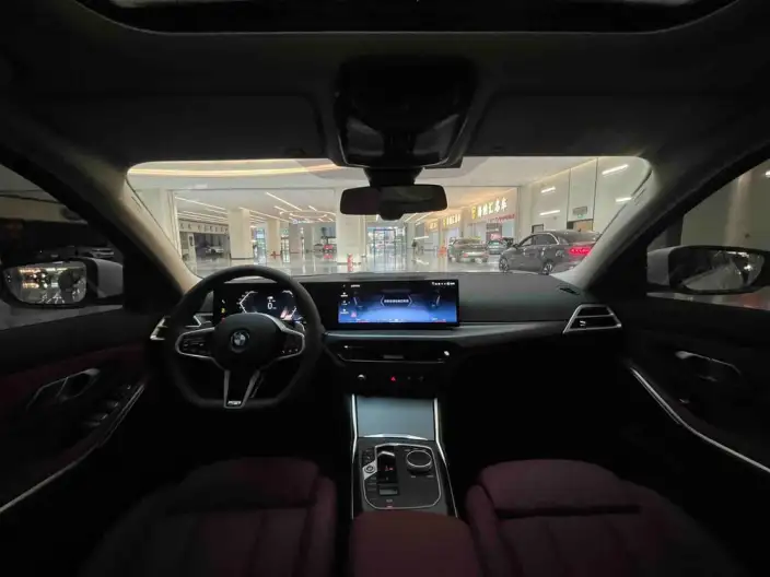 BMW 3 Series 2025 Model 325i M Sports Set – фото 8