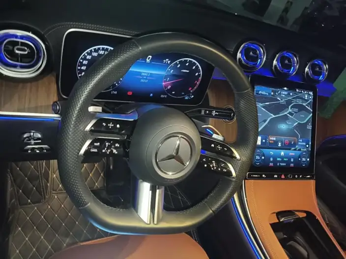 Mercedes-Benz GLC 2024 Model GLC 300 L 4MATIC Dynamic Model 5 seat – фото 7