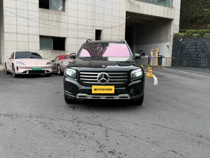 Mercedes-Benz GLB 2024 Model GLB 200 Fashion Model
