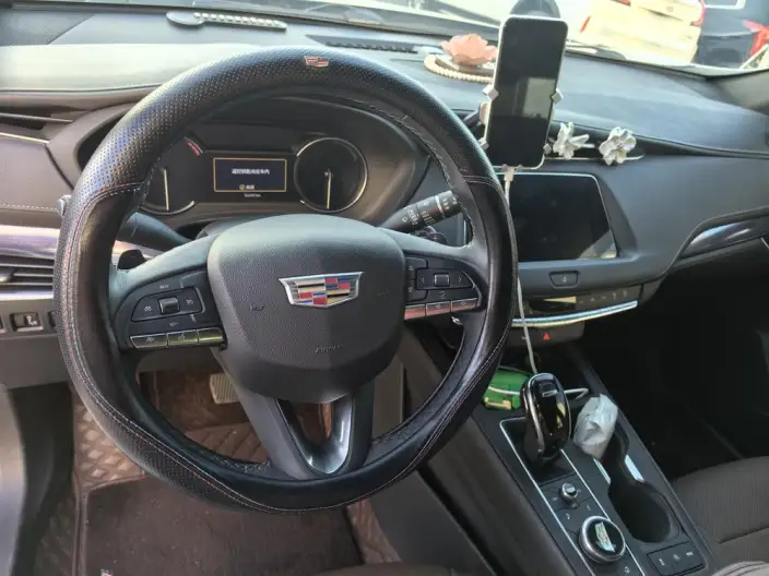 Cadillac XT4 2022 Model 28T 2WD Fashion Model – фото 7