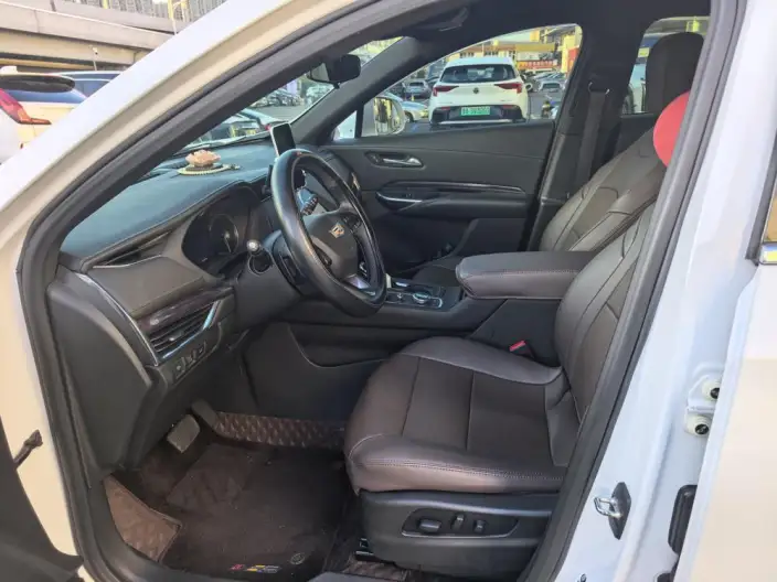 Cadillac XT4 2022 Model 28T 2WD Fashion Model – фото 8