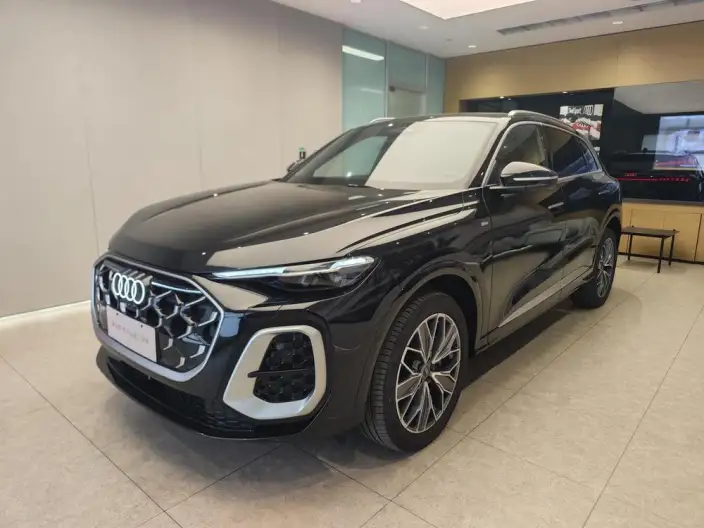Audi Q5L 2026 Model 2.0T 10M Users Edition Edition