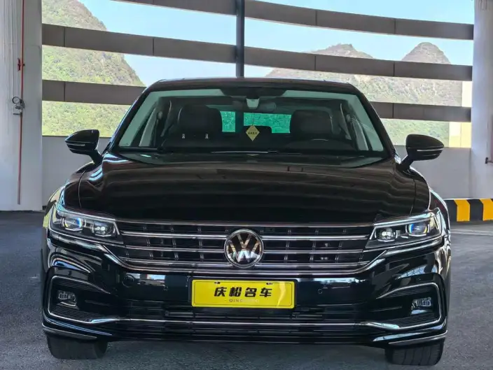 Volkswagen Phaeton 2021 Model 380TSI Deluxe Edition – фото 2