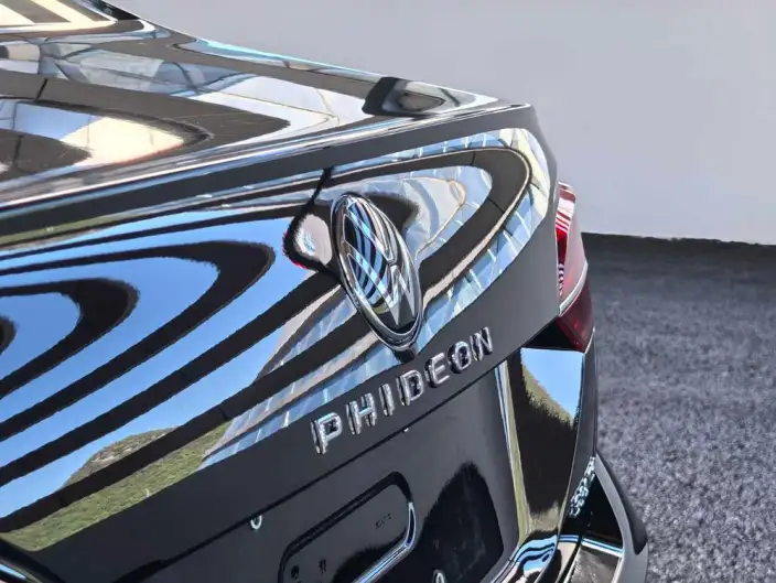 Volkswagen Phaeton 2021 Model 380TSI Deluxe Edition – фото 8