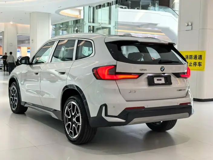 BMW X1 2026 Model sDrive25Li M Sports Set – фото 5