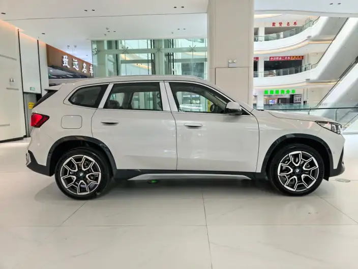 BMW X1 2026 Model sDrive25Li M Sports Set – фото 8