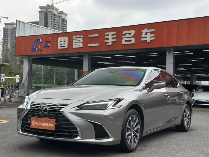 Lexus ES 2025 Model 200 Premium