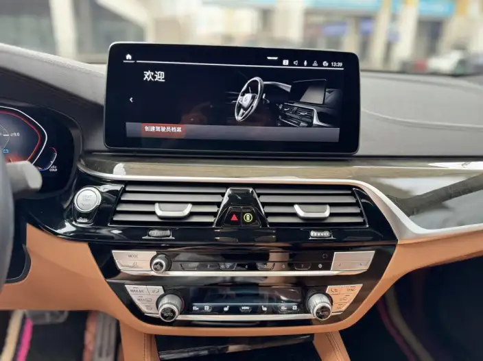 BMW 6 Series GT 2022 Model 630i M Sports Set – фото 9
