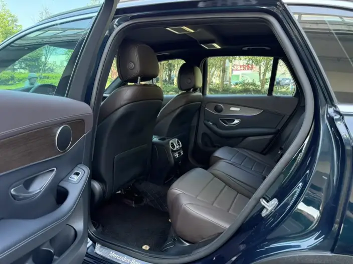 Mercedes-Benz GLC 2022 Model GLC 300 L 4MATIC Dynamic Model Collector Edition – фото 10
