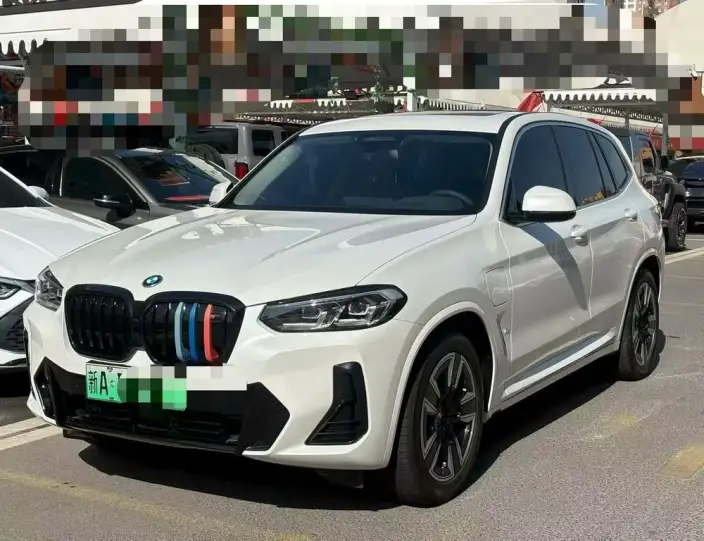 BMW iX3 2024 Model Leading Model – фото 1