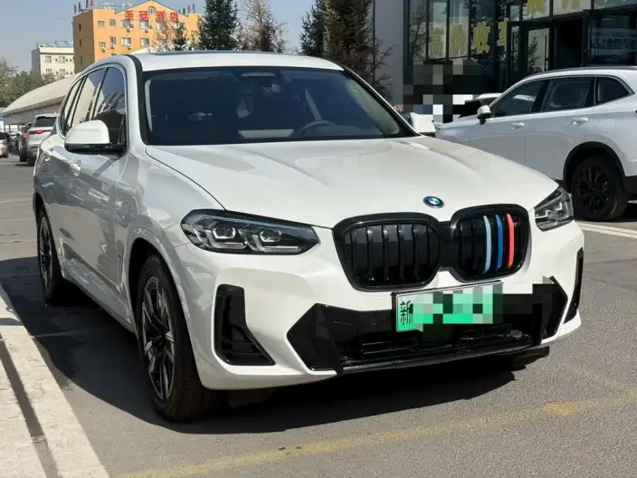 BMW iX3 2024 Model Leading Model – фото 3