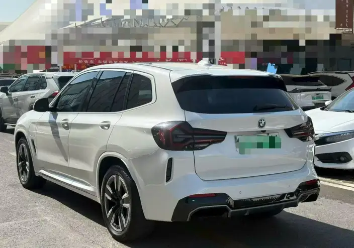 BMW iX3 2024 Model Leading Model – фото 4