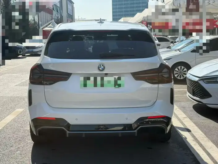 BMW iX3 2024 Model Leading Model – фото 5