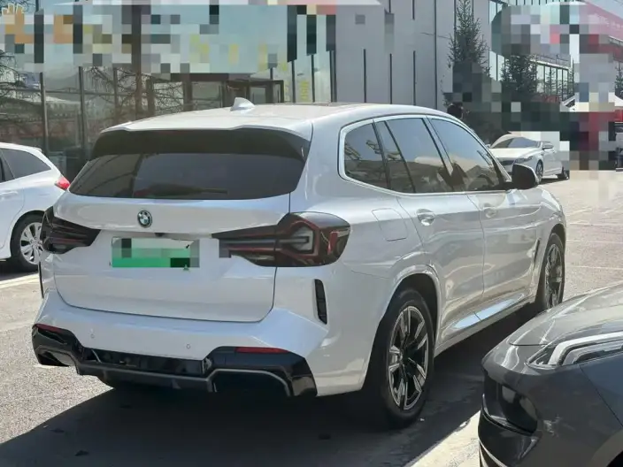 BMW iX3 2024 Model Leading Model – фото 6