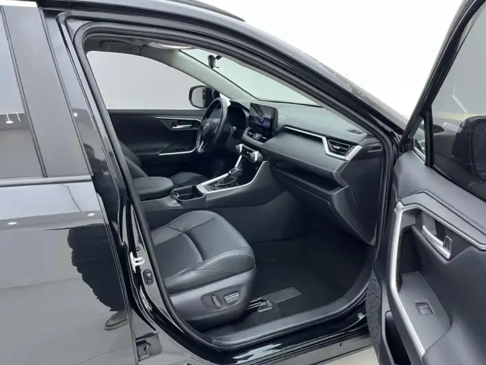 Toyota Wildlander 2023 Model 2.0L 4WD Luxury PLUS Edition – фото 9
