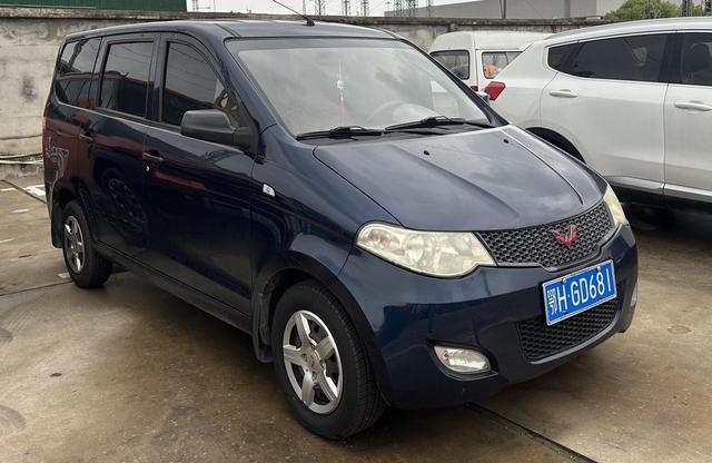 Wuling Hongguang 2010 модификация 1.2L Manual Basic – фото 3