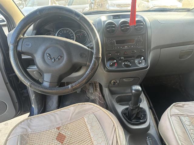 Wuling Hongguang 2010 модификация 1.2L Manual Basic – фото 5