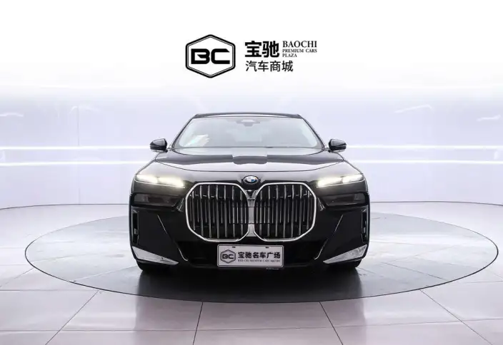 BMW 7 Series 2023 Model 735Li M Sports Set – фото 2