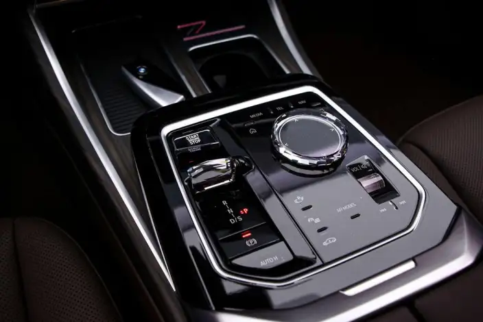 BMW 7 Series 2023 Model 735Li M Sports Set – фото 10