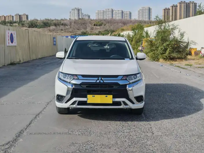 Mitsubishi Outlander 2021 Model Facelift 2.0L 2WD Smooth Ride Edition 5 seat – фото 2