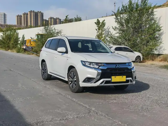 Mitsubishi Outlander 2021 Model Facelift 2.0L 2WD Smooth Ride Edition 5 seat – фото 3