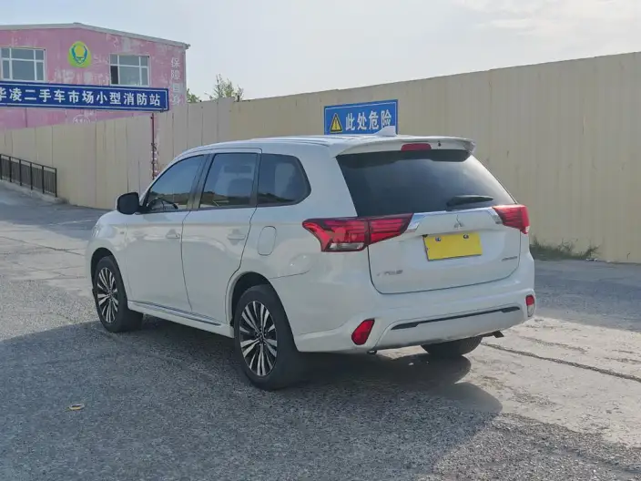 Mitsubishi Outlander 2021 Model Facelift 2.0L 2WD Smooth Ride Edition 5 seat – фото 4