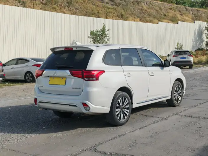 Mitsubishi Outlander 2021 Model Facelift 2.0L 2WD Smooth Ride Edition 5 seat – фото 6