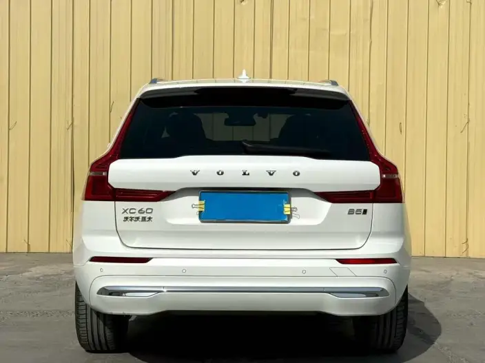 Volvo XC60 2025 Model B5 4WD Smart Range Deluxe Edition – фото 5