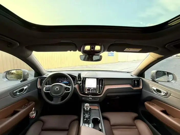 Volvo XC60 2025 Model B5 4WD Smart Range Deluxe Edition – фото 7