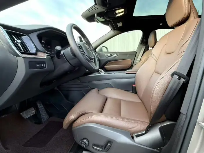 Volvo XC60 2025 Model B5 4WD Smart Range Deluxe Edition – фото 8